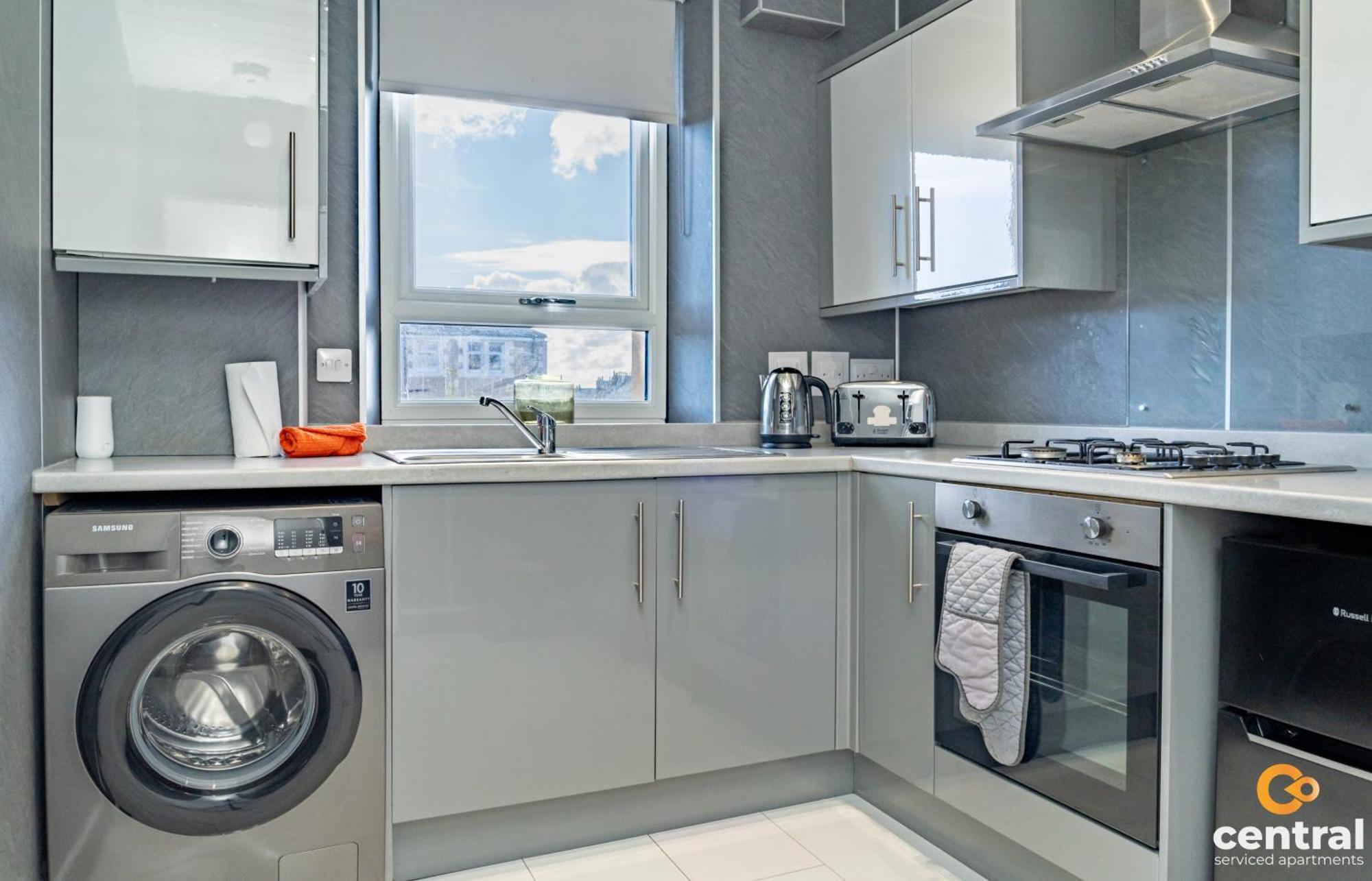 Central Serviced Apartments - 2 Bedroom - Free Street Parking - Fast Wifi - Smart Tvs In All Rooms - Ground Level - Family Neighbourhood - 3 X Double Beds - Heating 24-7 - Trade Stays - Weekly & Monthly Offers 邓迪 外观 照片