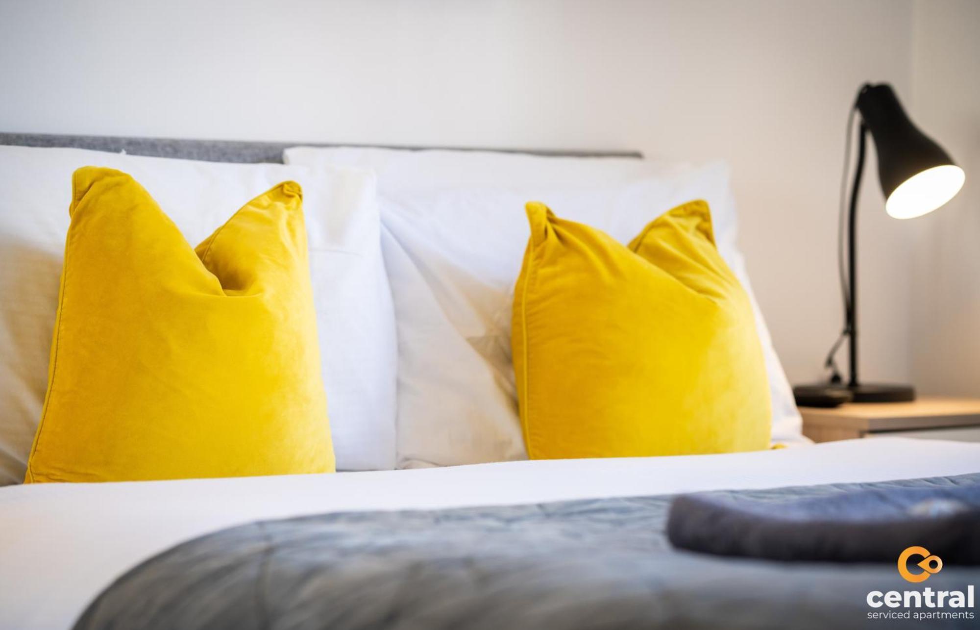 Central Serviced Apartments - 2 Bedroom - Free Street Parking - Fast Wifi - Smart Tvs In All Rooms - Ground Level - Family Neighbourhood - 3 X Double Beds - Heating 24-7 - Trade Stays - Weekly & Monthly Offers 邓迪 外观 照片